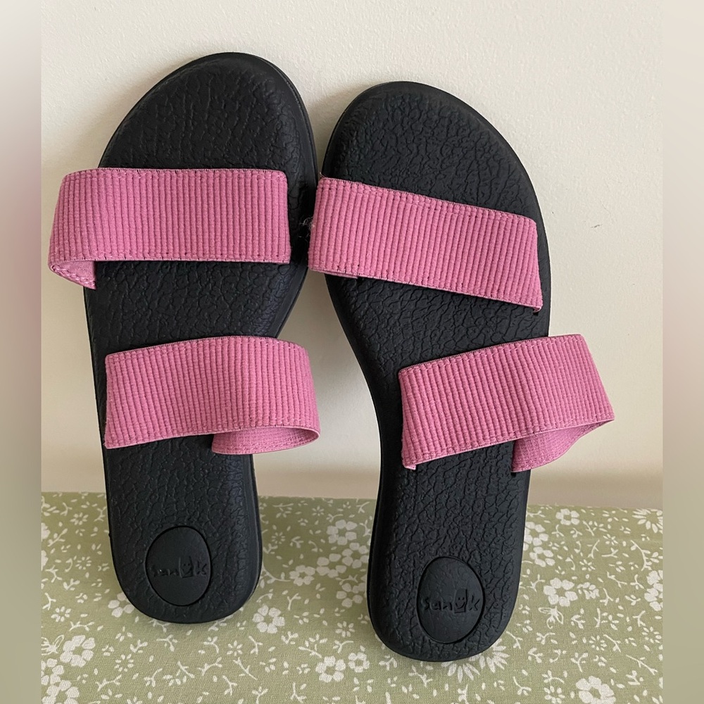 Womens Sanuk Yoga Gora Double Strap flip flops sandals 
Pink 
6